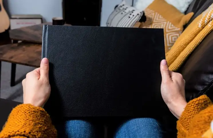 Wedding photobook lifestyle